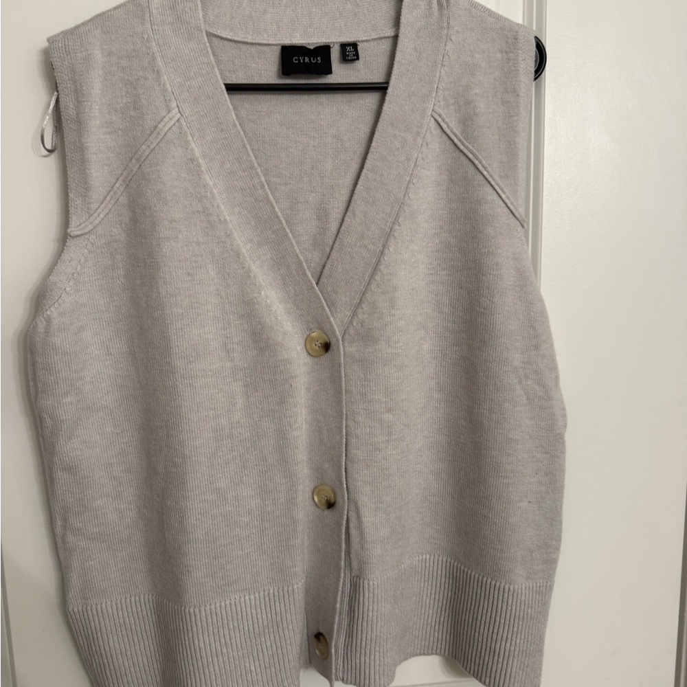 Cyrus Sleek Gray Knit Vest